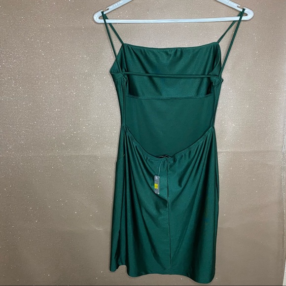 ✨SOLD✨  🎉3 for $15🎉 Backless Mini Dress - Picture 3 of 4
